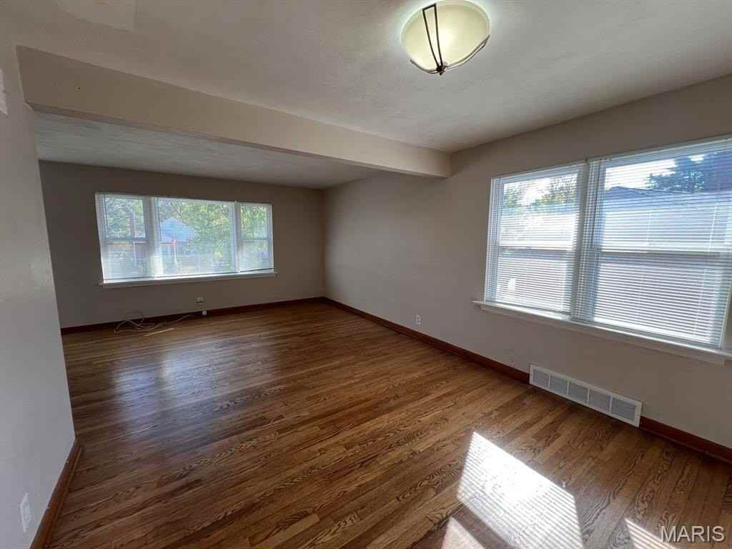 1509 Collins Avenue - Photo 6 of 12