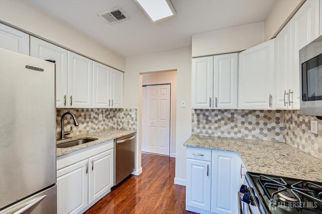 1512 Green Hollow Dr - Photo 6 of 19