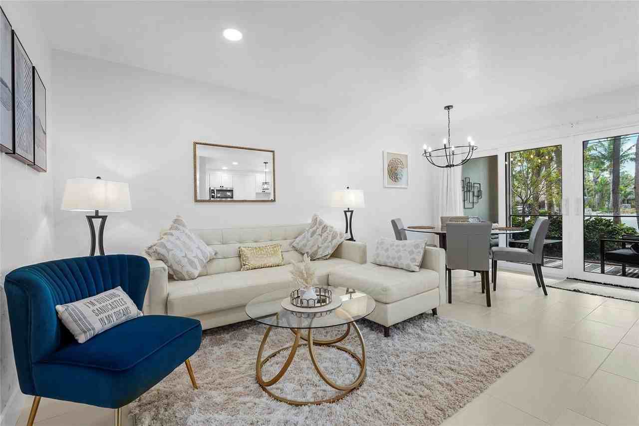 137 Avenida Messina #2 - Photo 5 of 50