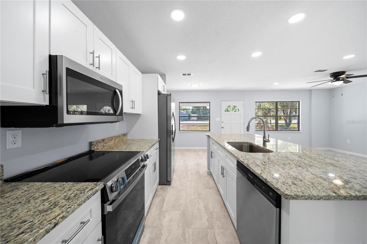 724 W Fairbanks Ave - Photo 3 of 18