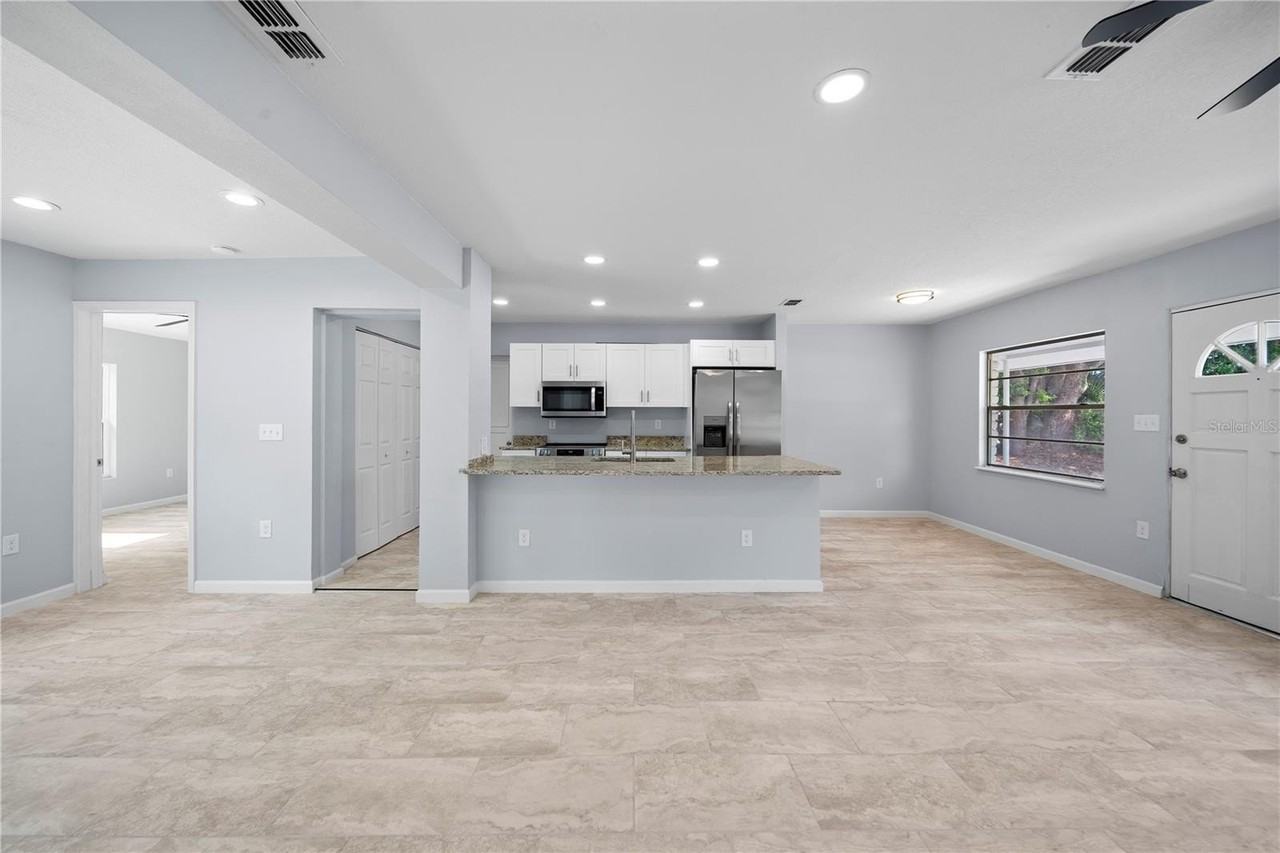 724 W Fairbanks Ave - Photo 5 of 18