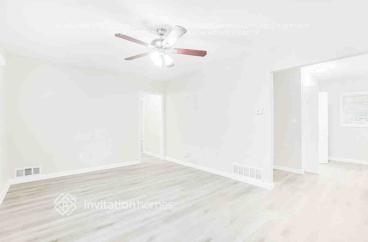 2716 Lancaster Dr - Photo 6 of 25