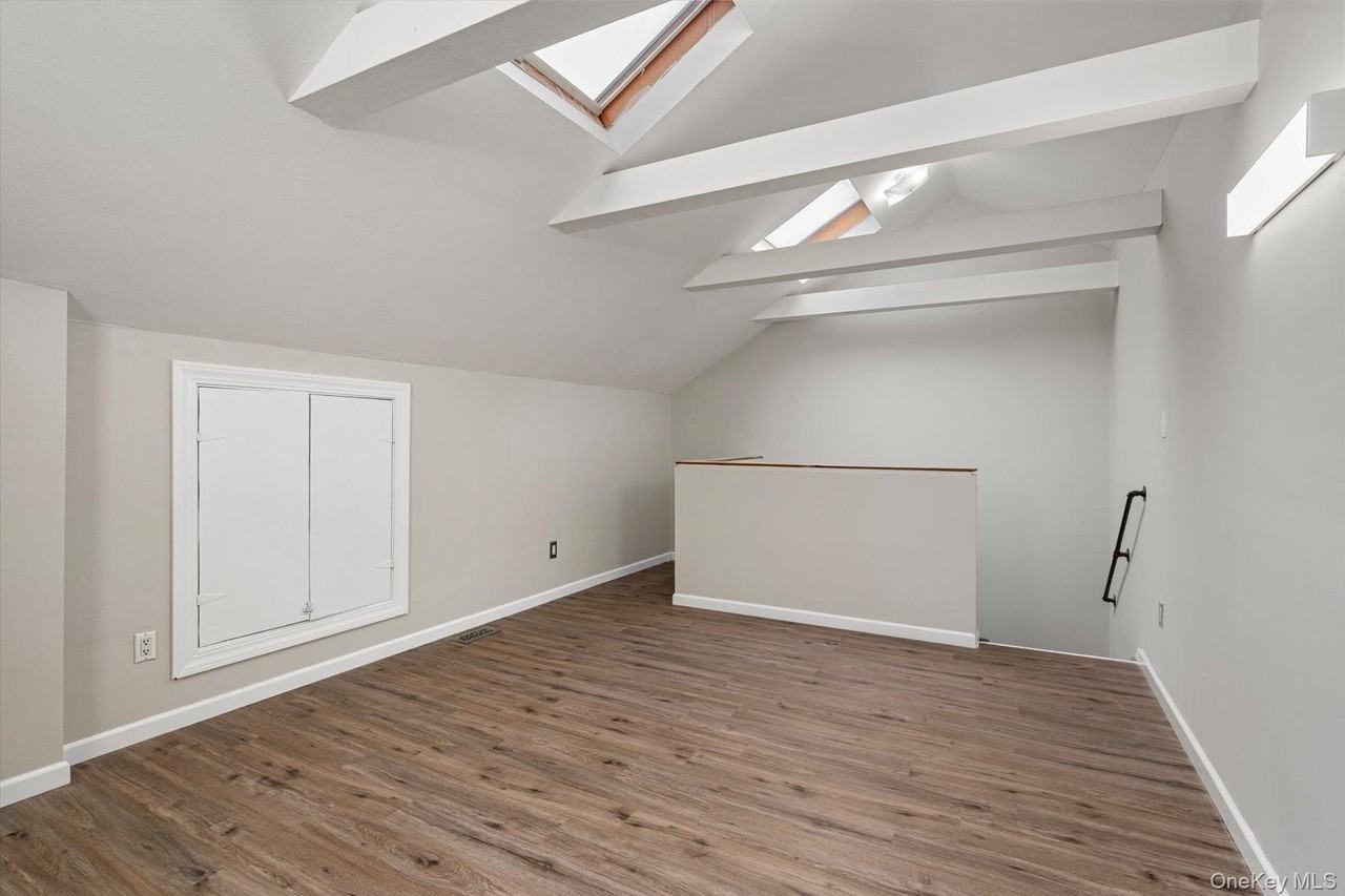 28 Stratford Court - Photo 2 of 22