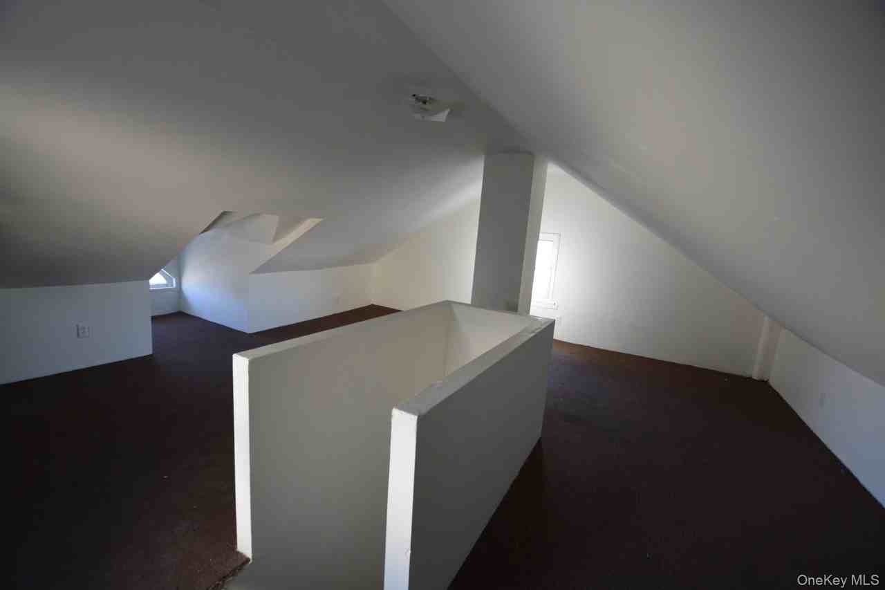 8842 240th St - Photo 5 of 11