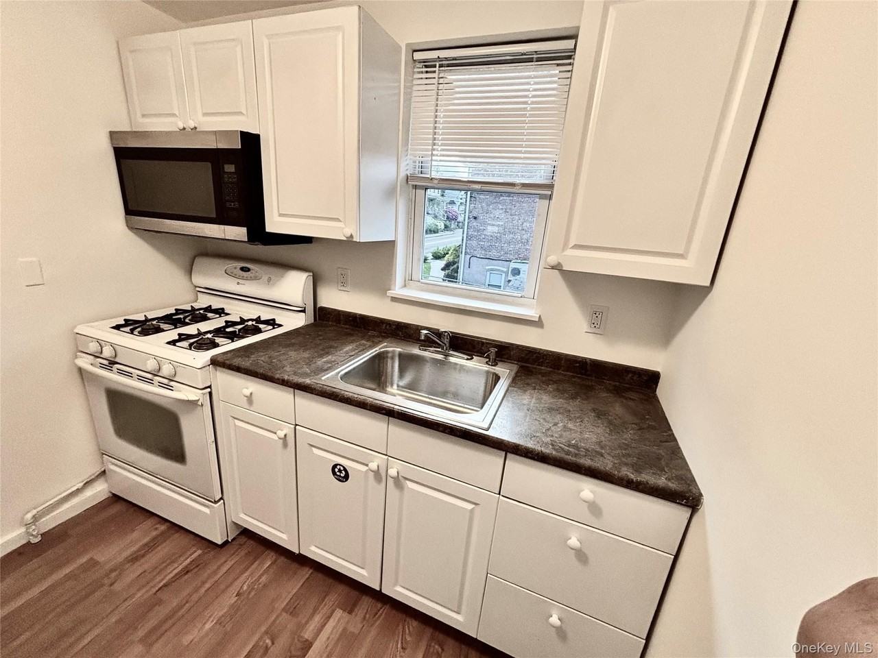 28 Davis St Unit 2 #2 - Photo 4 of 13