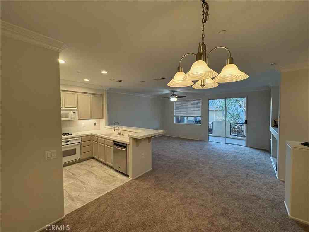 28512 cove Sorano - Photo 5 of 18