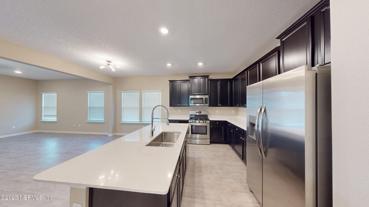 3965 Cloverdale Ct - Photo 7 of 49