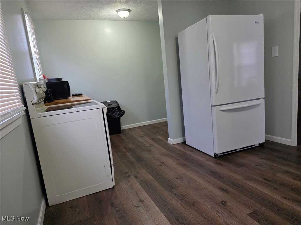 823 Beatty Ave - Photo 7 of 16