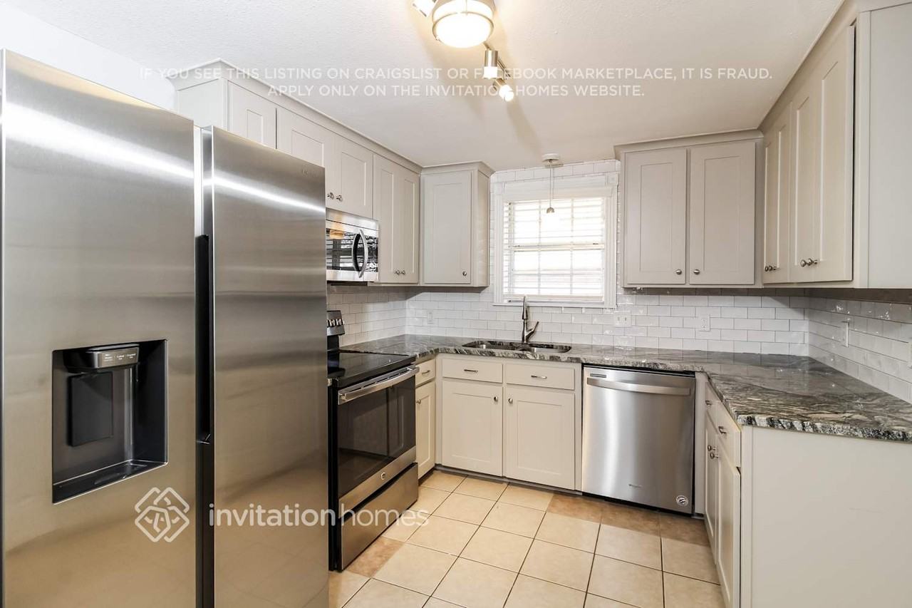 500 Hill St - Photo 5 of 14