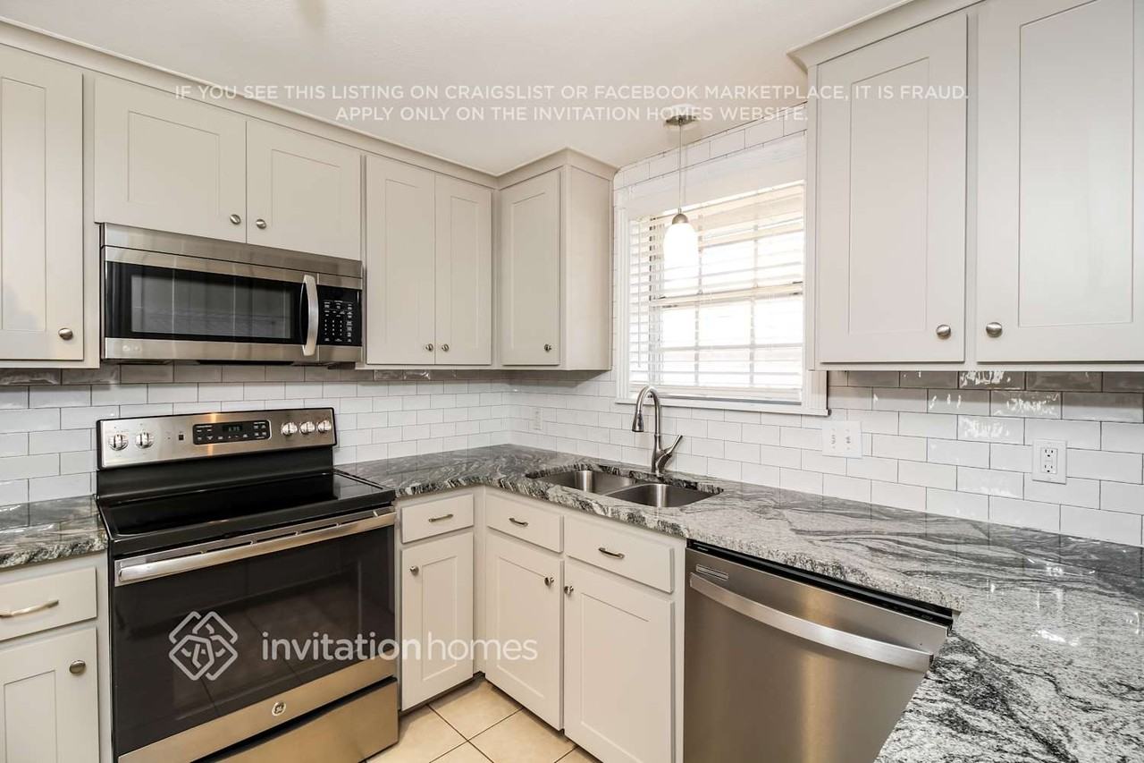 500 Hill St - Photo 6 of 14