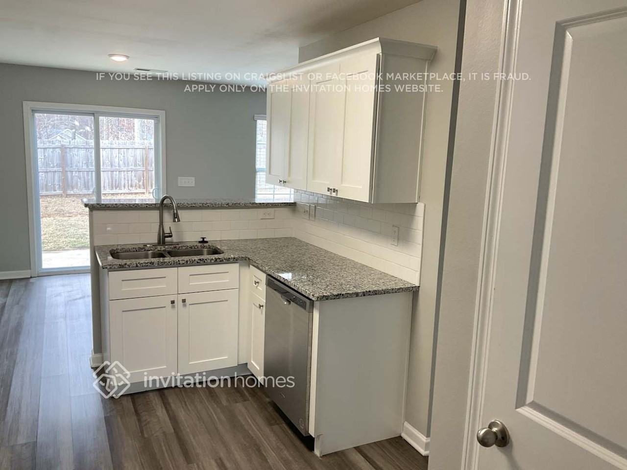 1920 Northrop Dr - Photo 4 of 19