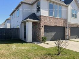 featured image of 12403 Executive Drive