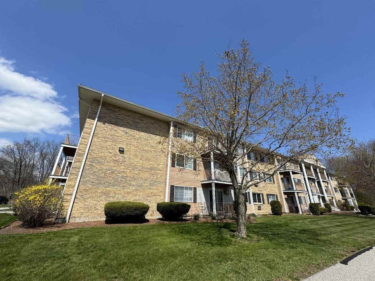 377 Huse Rd #35 - Photo 3 of 32