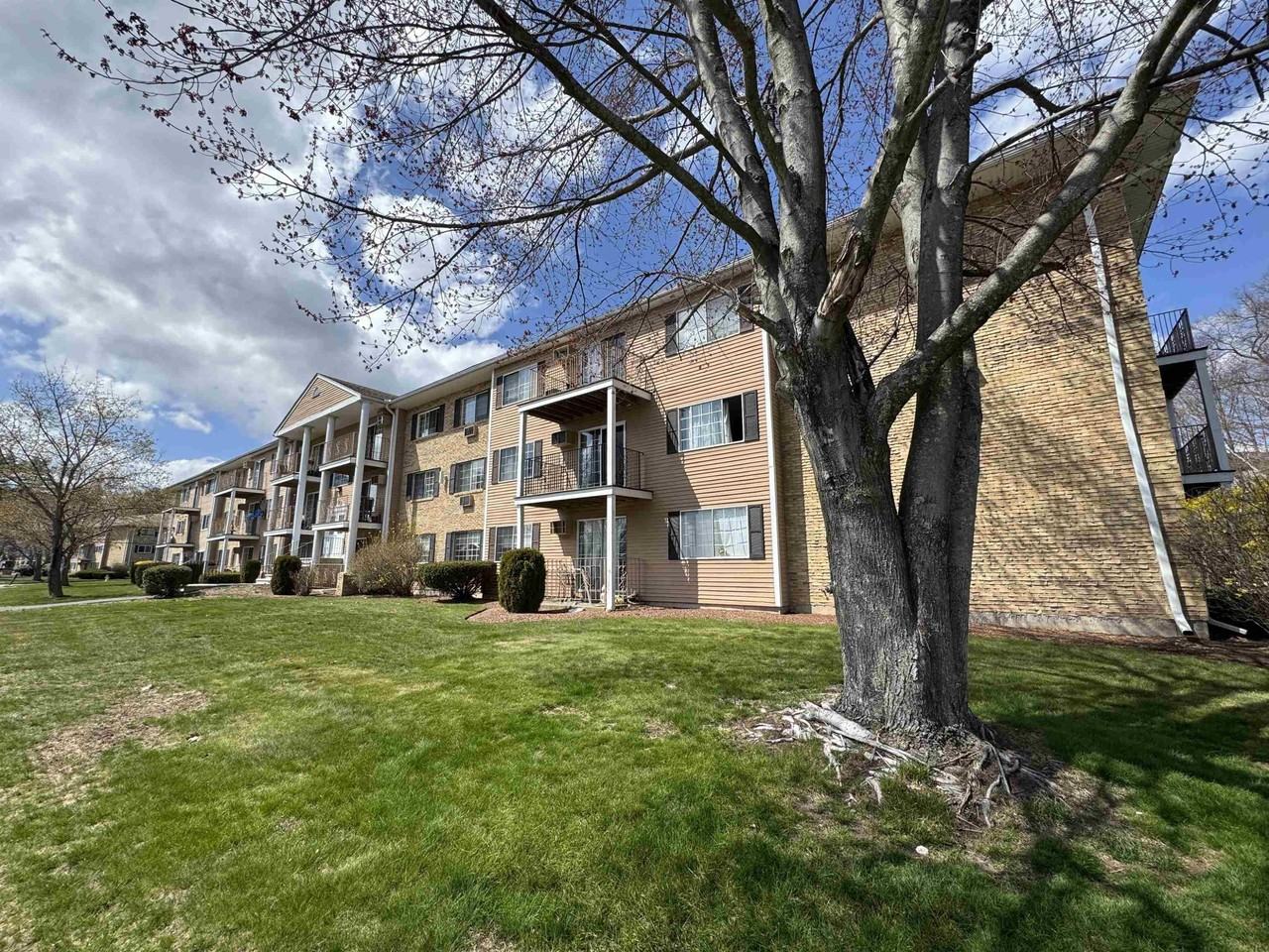 377 Huse Rd #35 - Photo 7 of 32