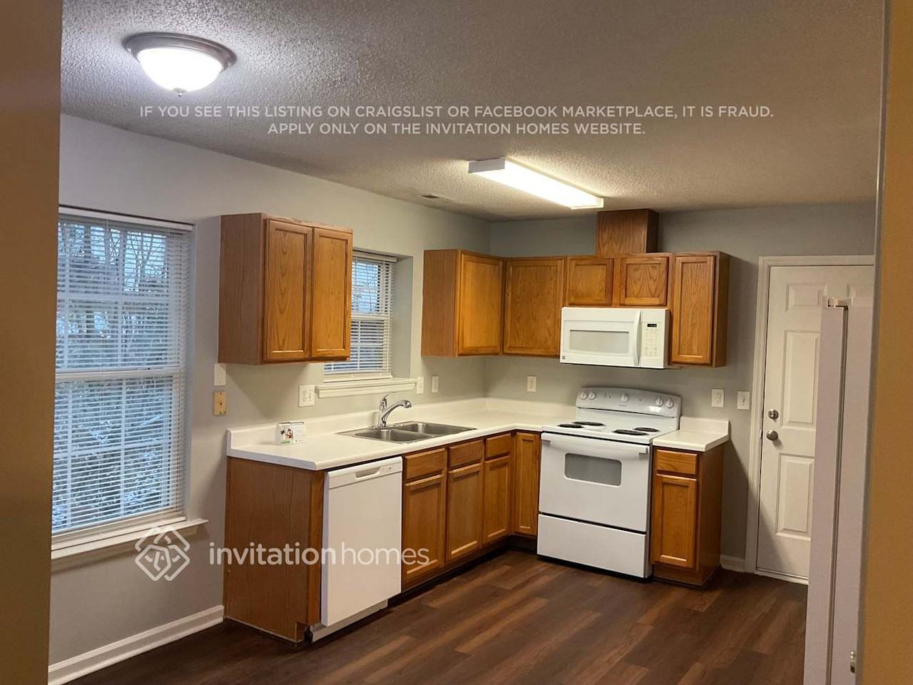 4301 Fawn Glen Drive - Photo 4 of 14