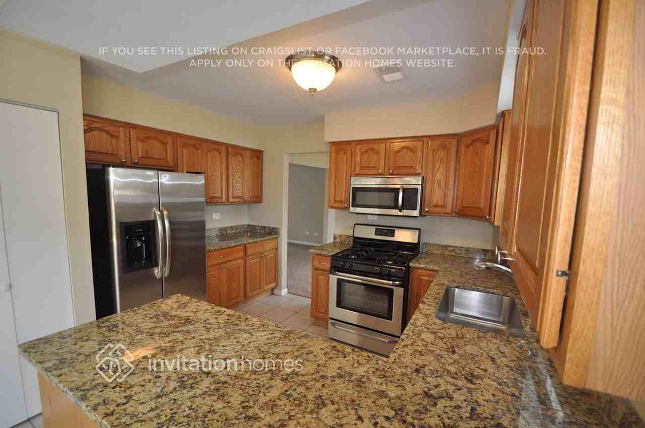 20235 South Rosewood Court - Photo 3 of 14