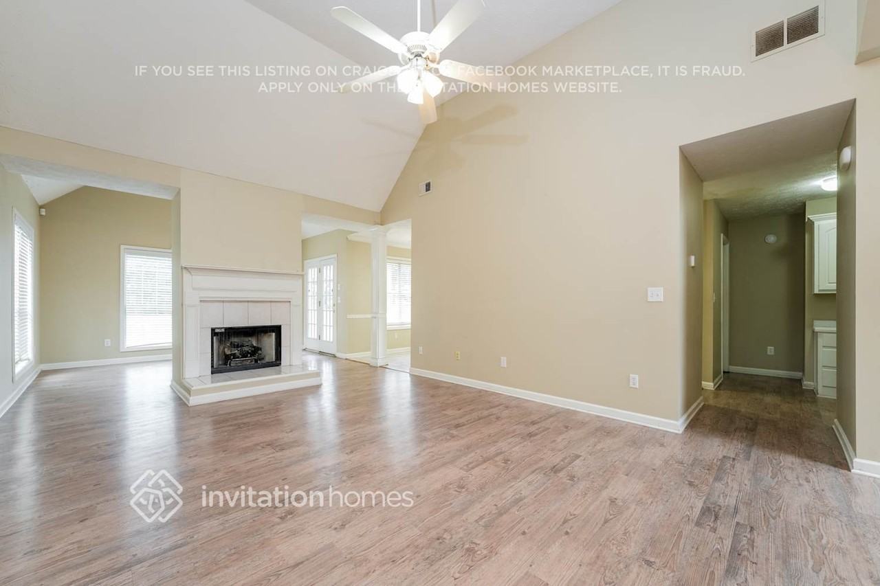 820 Cambridge Creek Drive Southwest - Photo 4 of 18