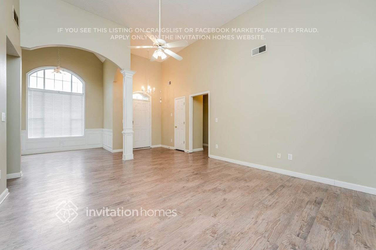 820 Cambridge Creek Drive Southwest - Photo 5 of 18