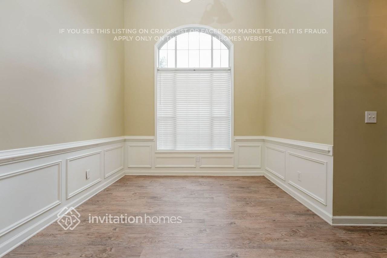 820 Cambridge Creek Drive Southwest - Photo 6 of 18