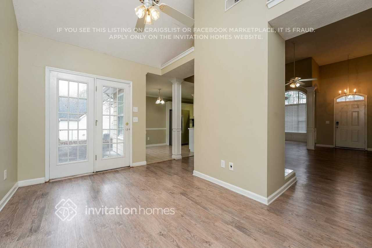 820 Cambridge Creek Drive Southwest - Photo 7 of 18