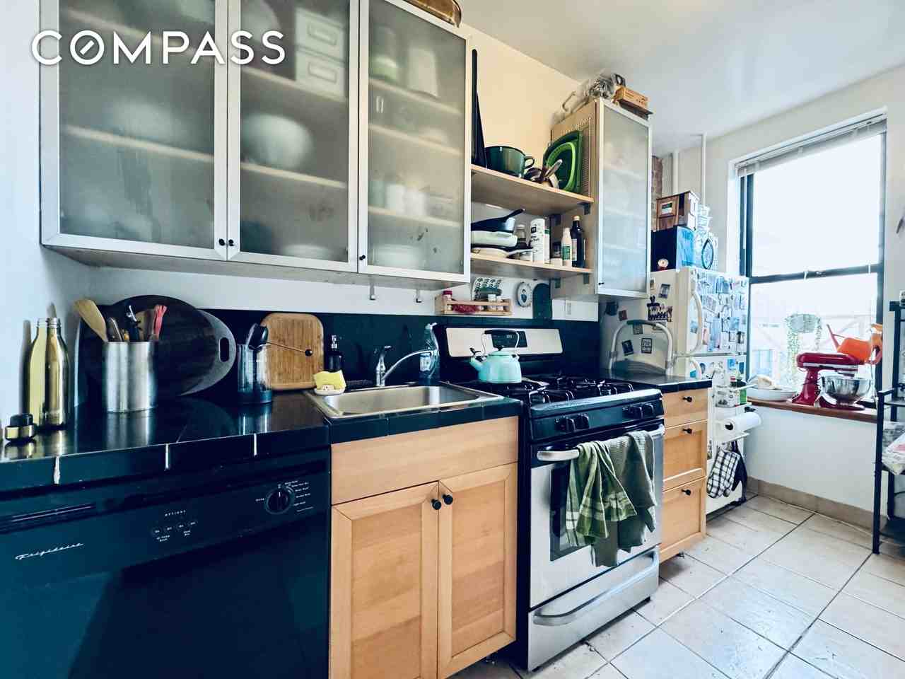 540 4th Ave #2 - Photo 5 of 6