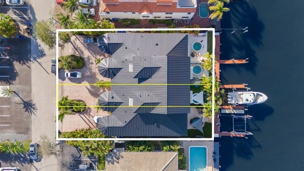 2739 Northeast 15th Street