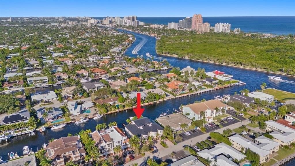 2739 Ne 15th St - Photo 2 of 43