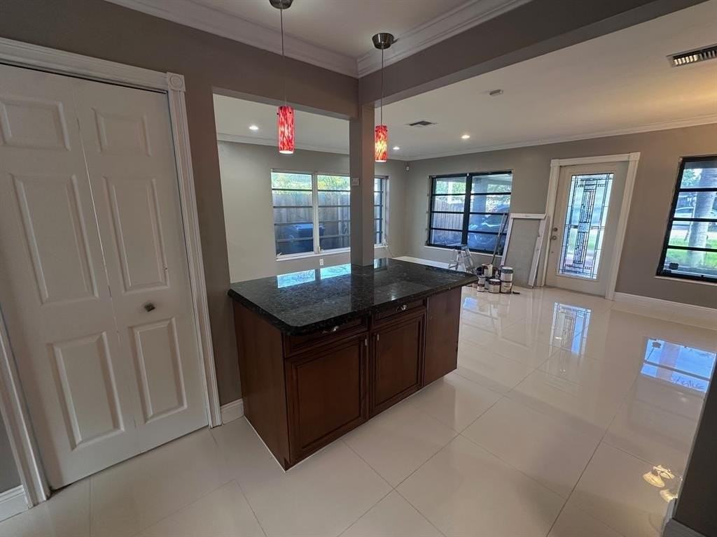 40 Ne 48th St - Photo 4 of 20