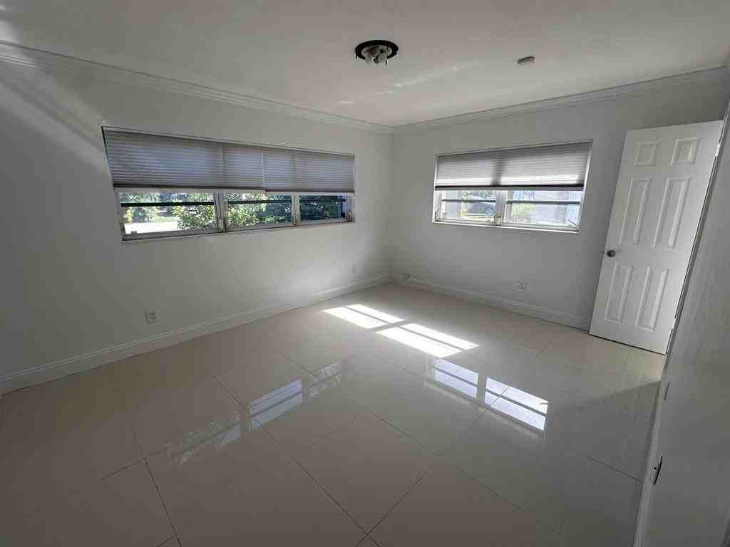 40 Ne 48th St - Photo 7 of 20