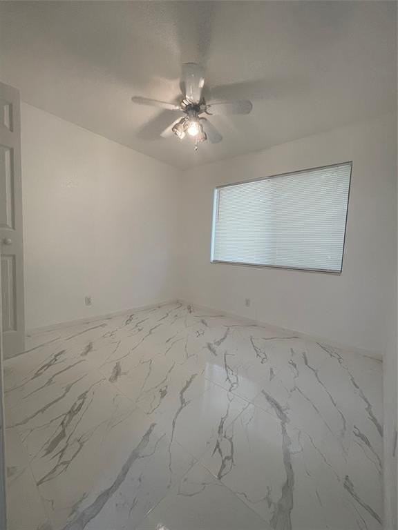 730 Northeast 23rd Place - Photo 4 of 8