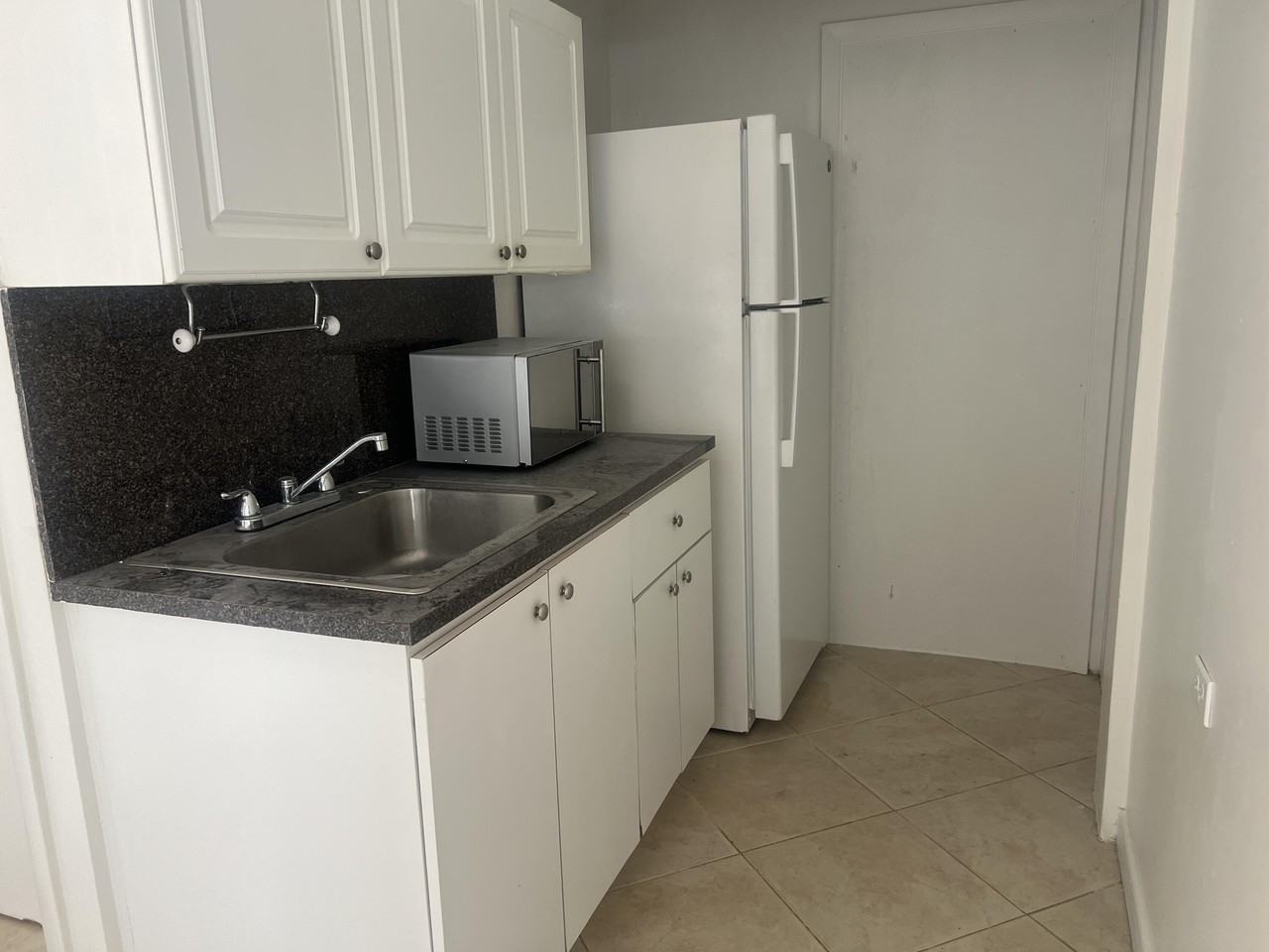 210 W 60th St #B - Photo 6 of 10