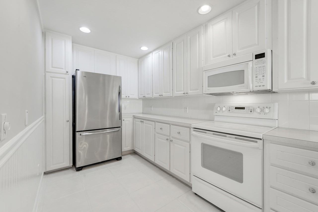 1685 Jeaga Drive - Photo 4 of 26