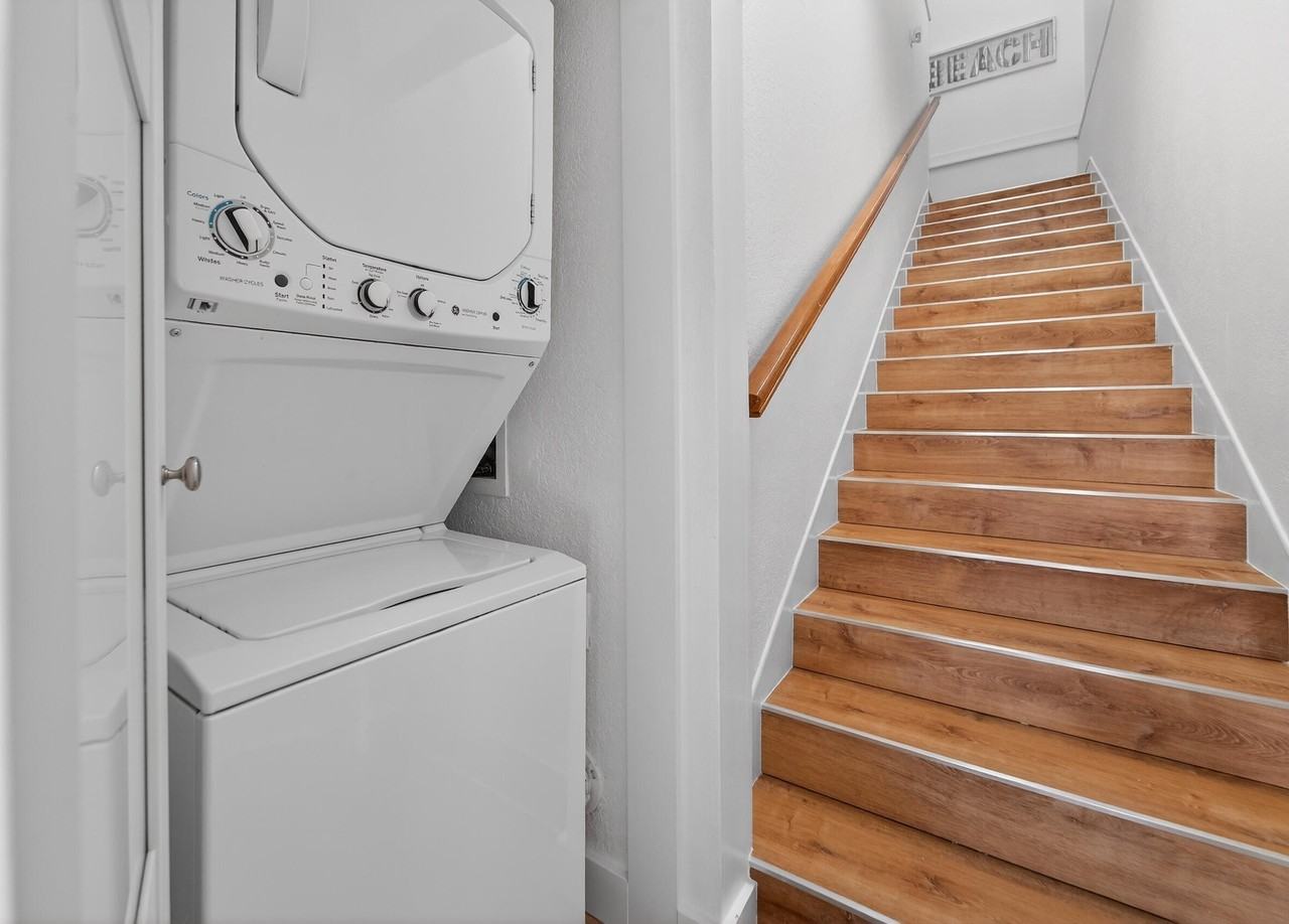 300 E 24th St - Photo 2 of 19