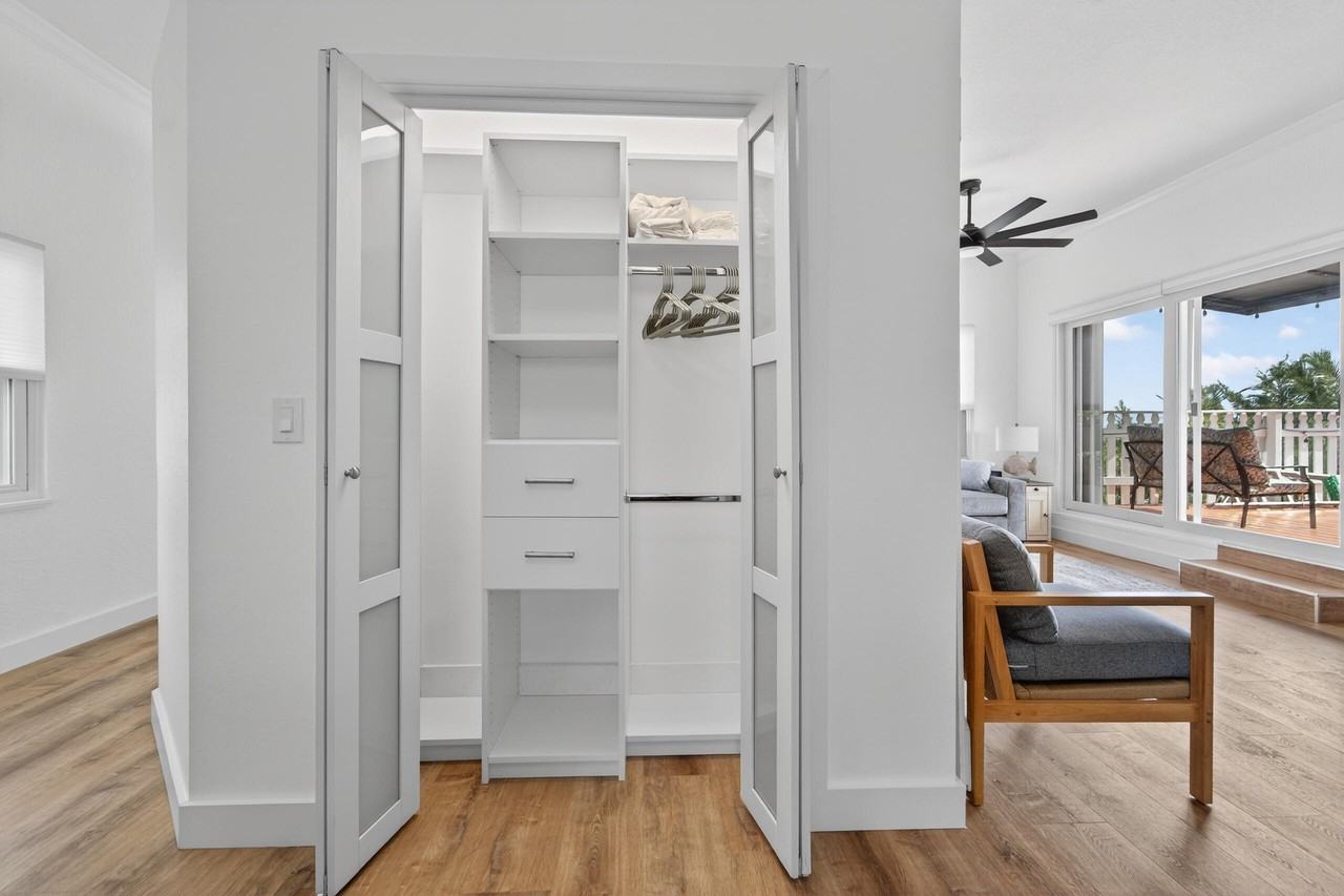 300 E 24th St - Photo 7 of 19