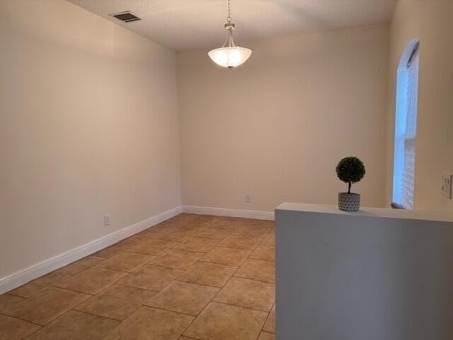 237 Sw Grove Ave - Photo 3 of 19