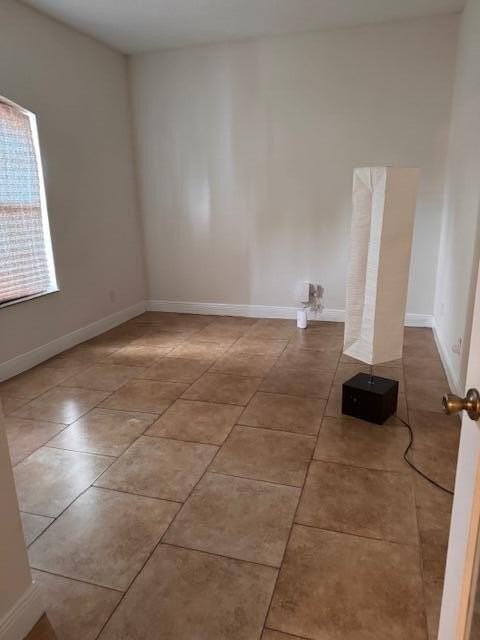 237 Sw Grove Ave - Photo 5 of 19