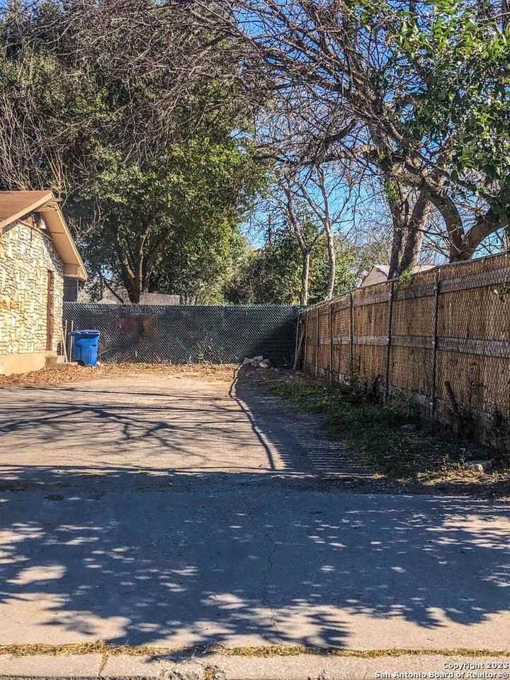 620 Linden Ave Unit 2 #3 - Photo 2 of 6