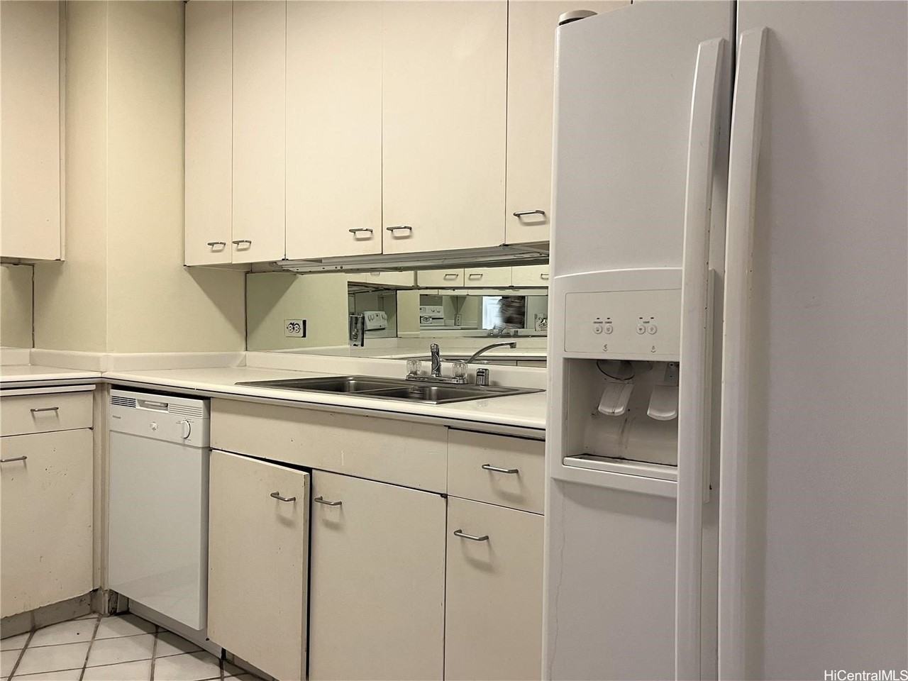 1860 Ala Moana Blvd Apt 902b - Photo 4 of 15