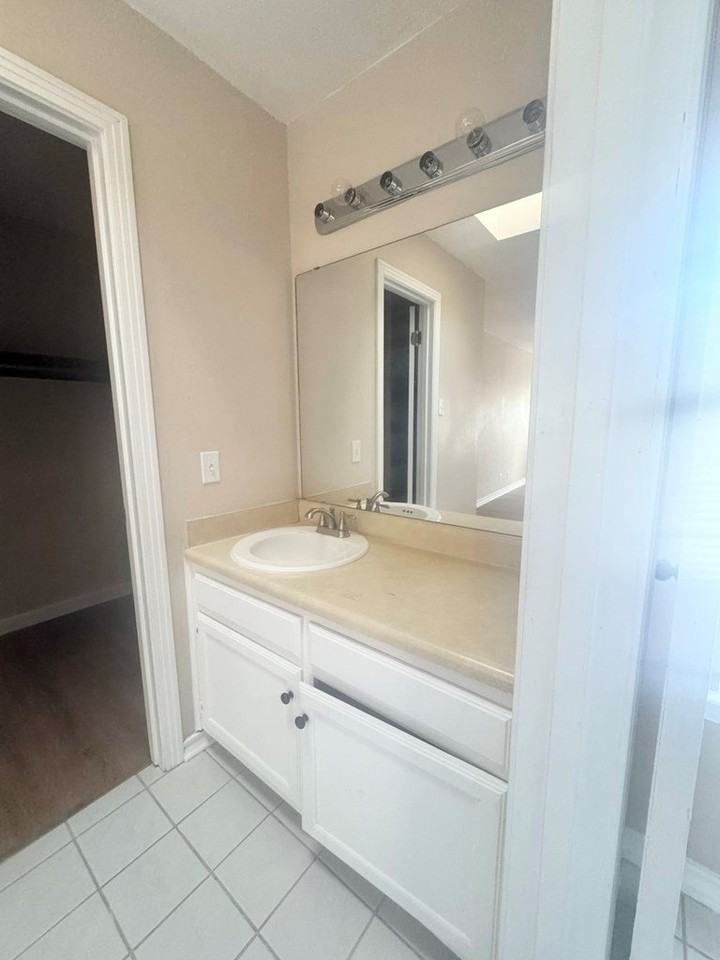 1746 Utah Avenue - Photo 2 of 11