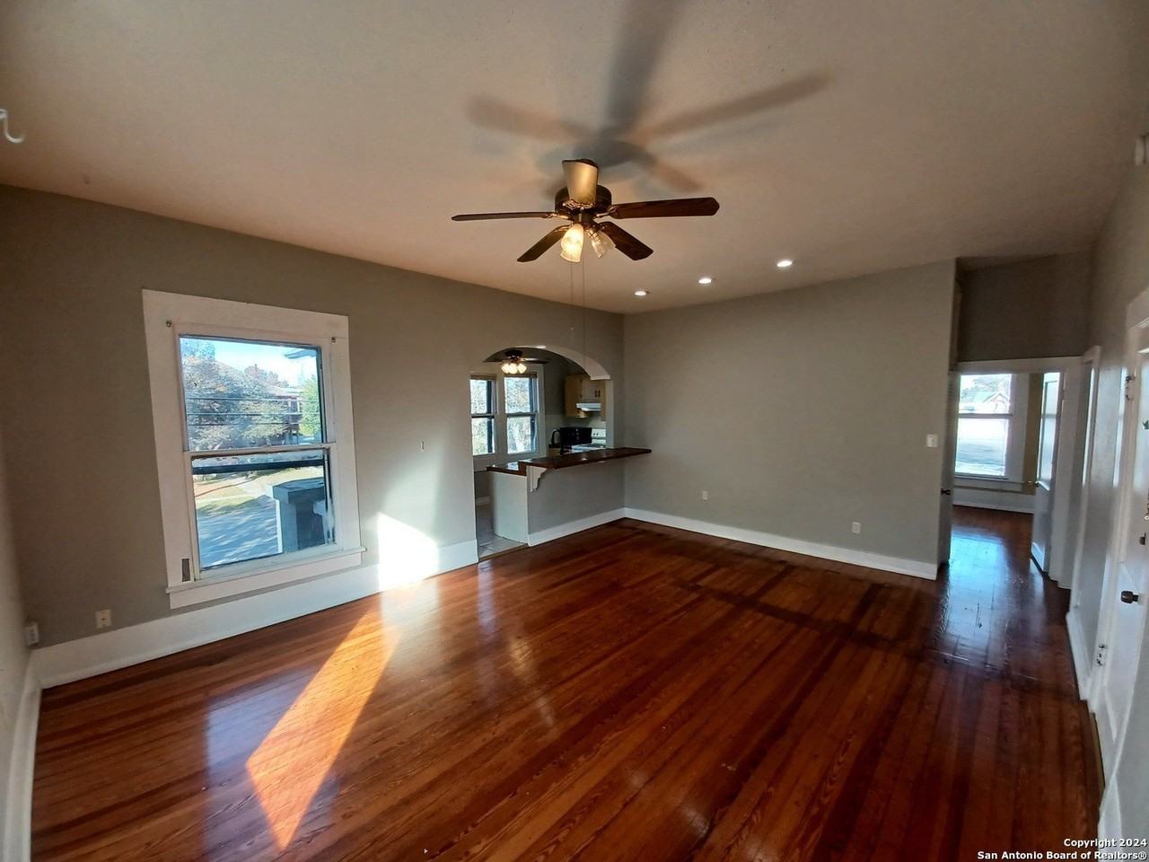 124 West Mistletoe Avenue #3 - Photo 3 of 11