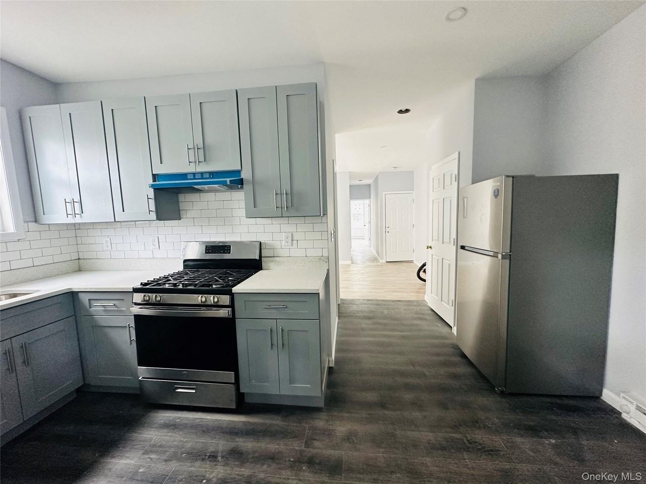 8 Morgan Ave Apt 4 - Photo 4 of 17