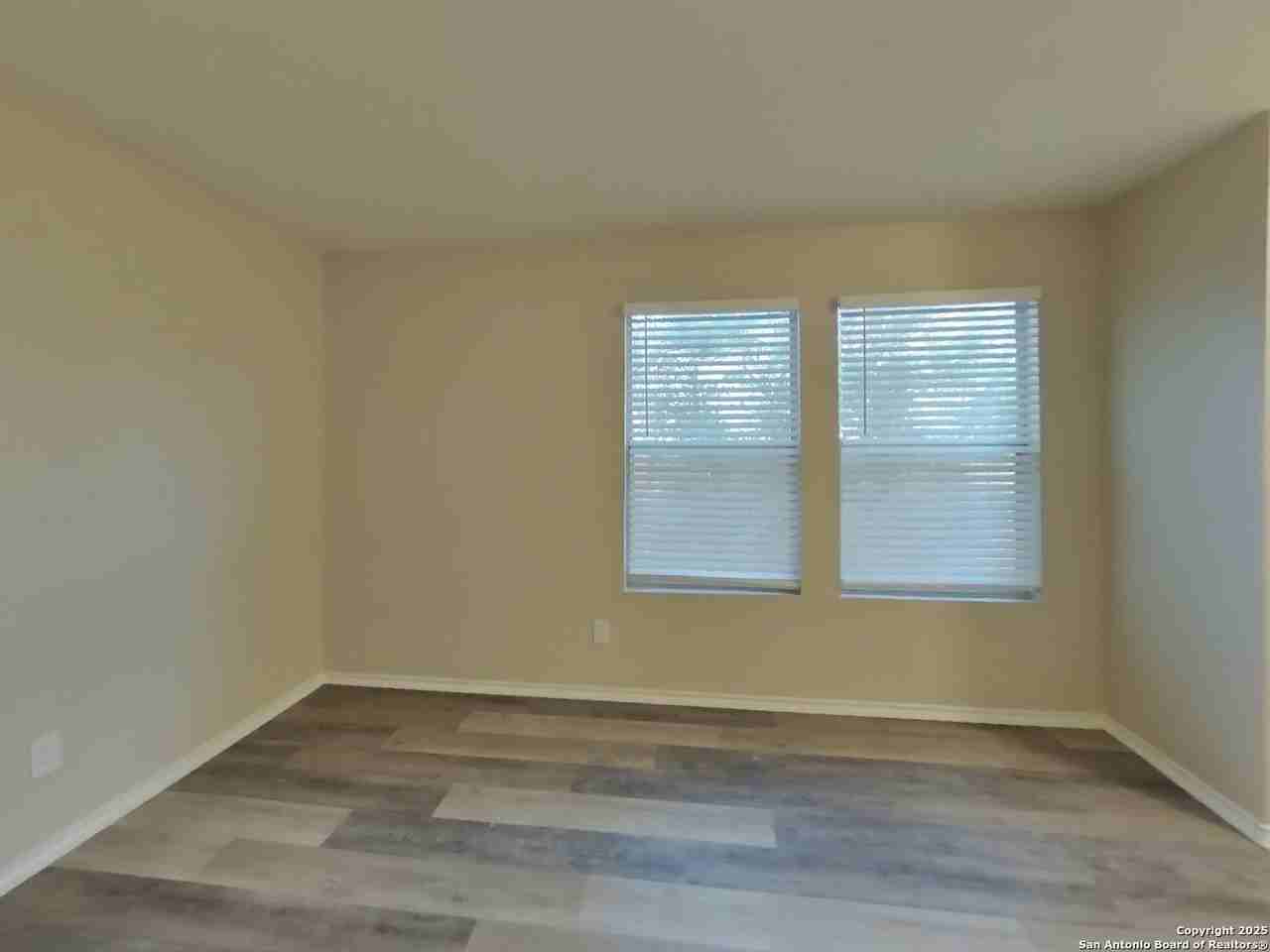 160 Hanging Moss - Photo 3 of 16