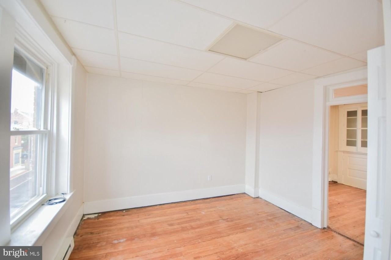 117 East Martin Street - Photo 3 of 27