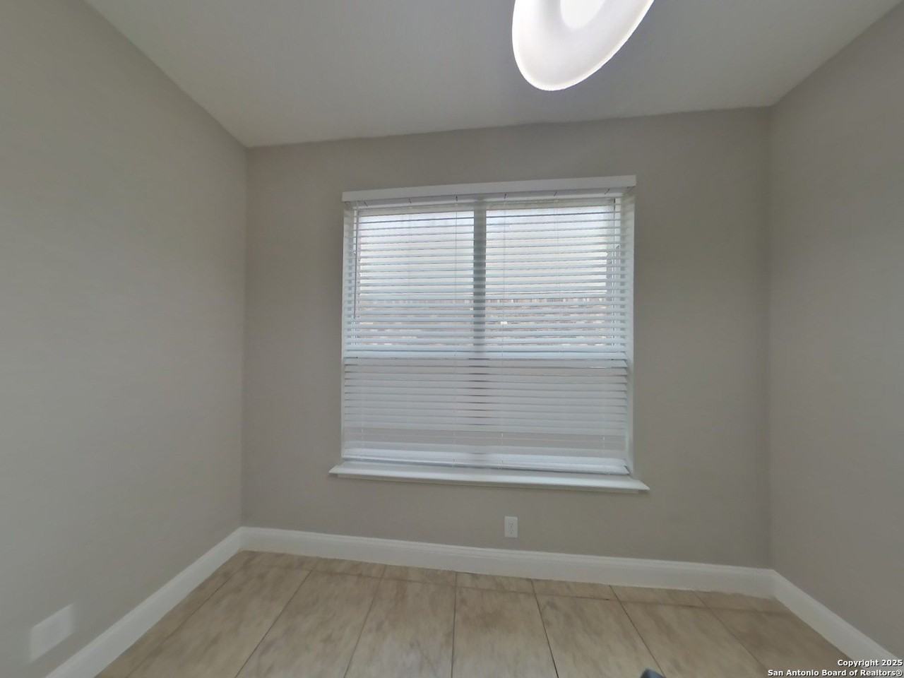 213 Ridge Blf - Photo 5 of 21