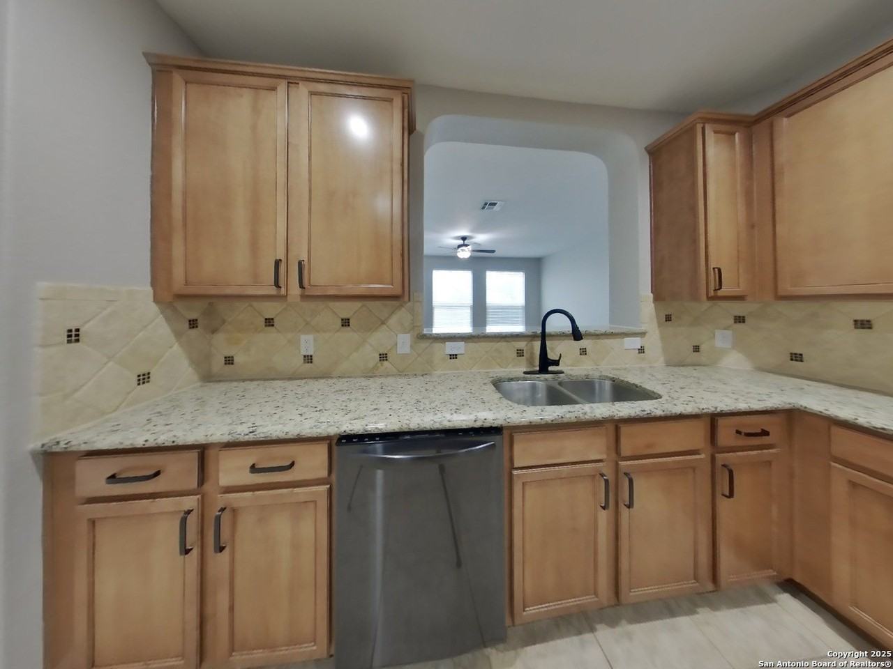 213 Ridge Blf - Photo 7 of 21