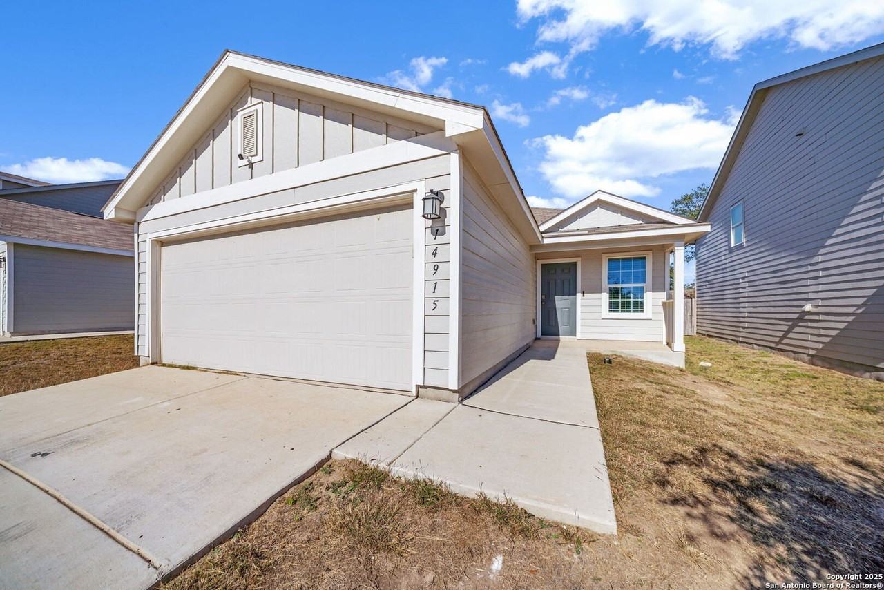 14915 Watson Ml - Photo 2 of 17