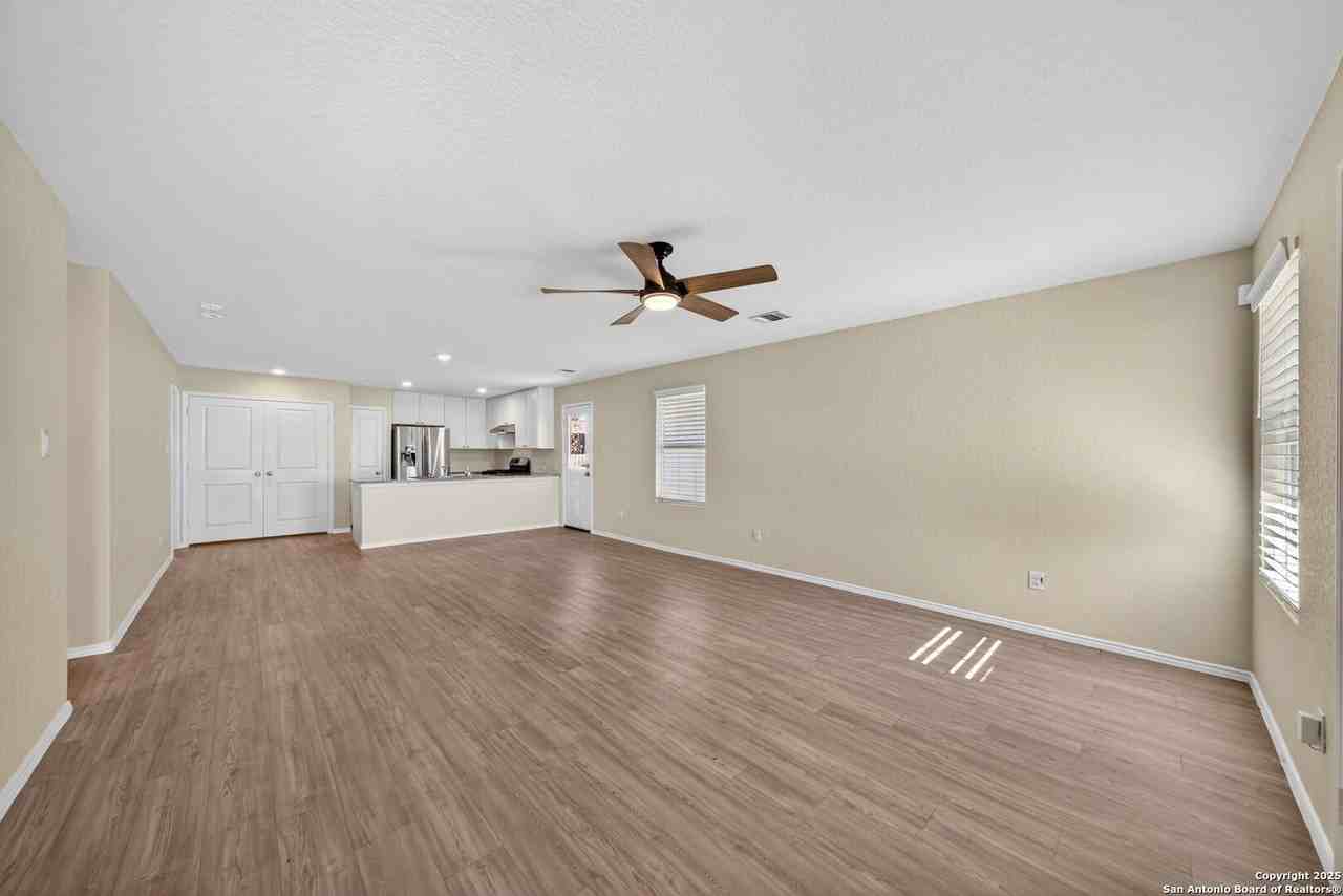 14915 Watson Ml - Photo 3 of 17