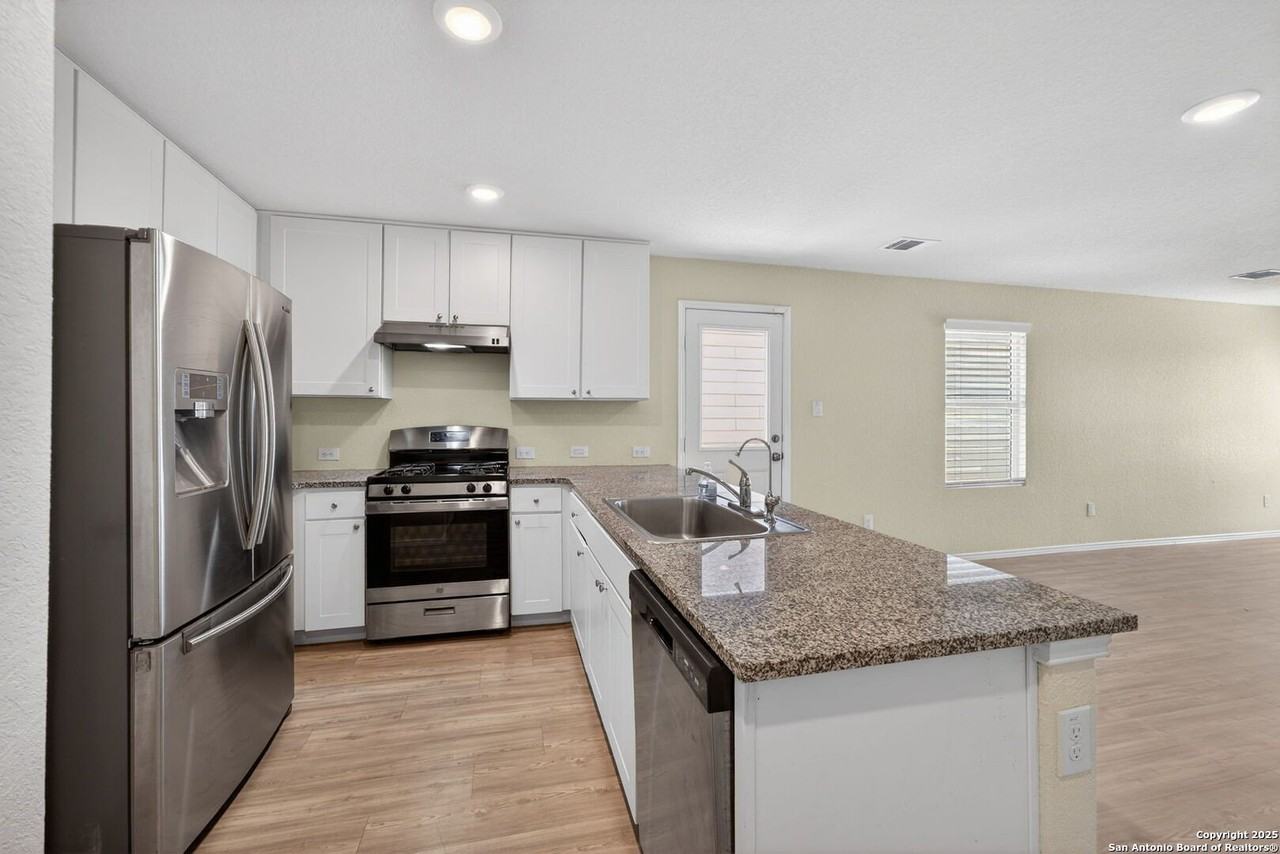 14915 Watson Ml - Photo 6 of 17