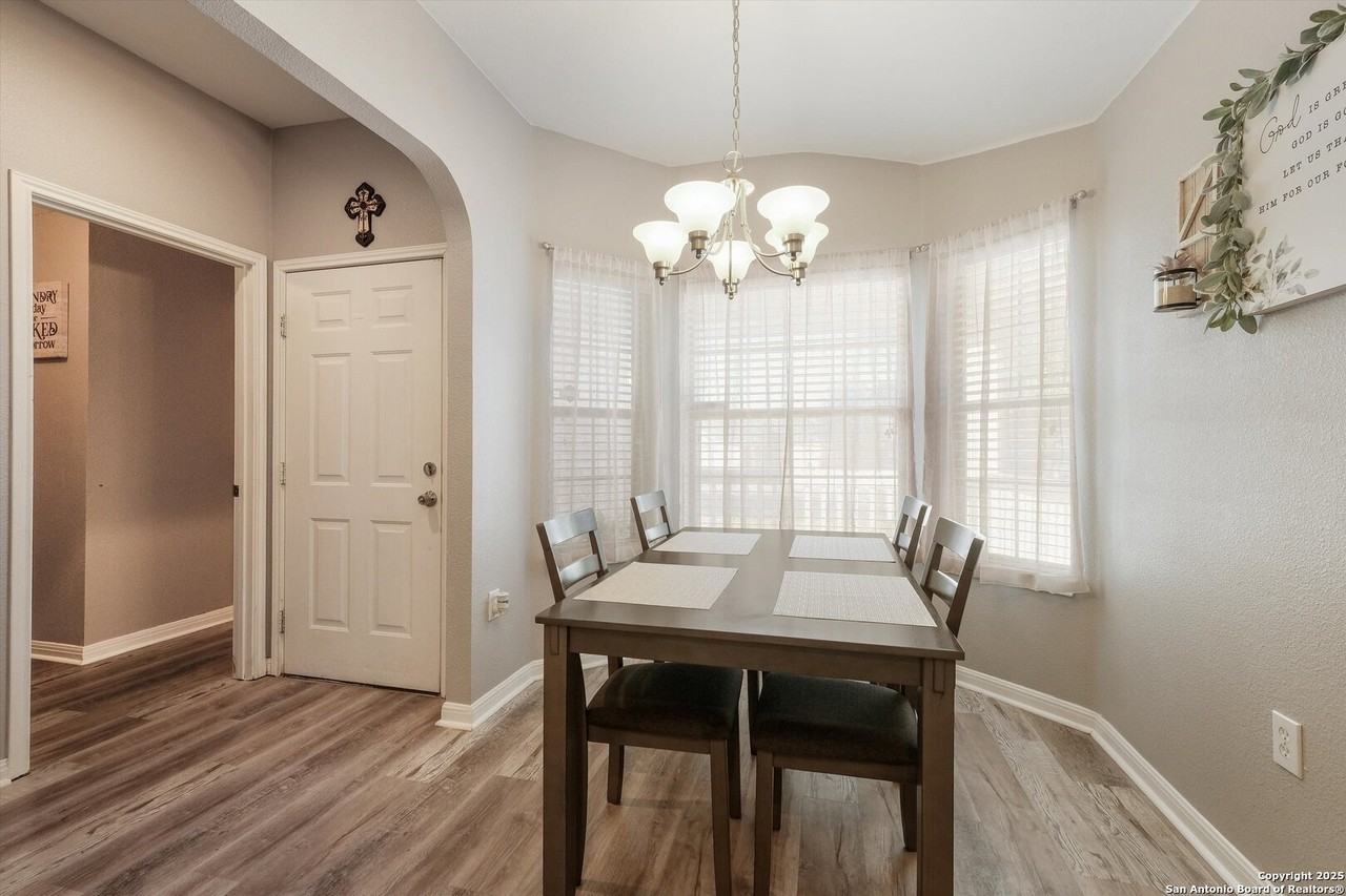 6719 Dragon Crk - Photo 3 of 18