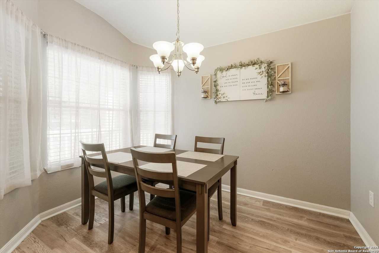 6719 Dragon Crk - Photo 4 of 18